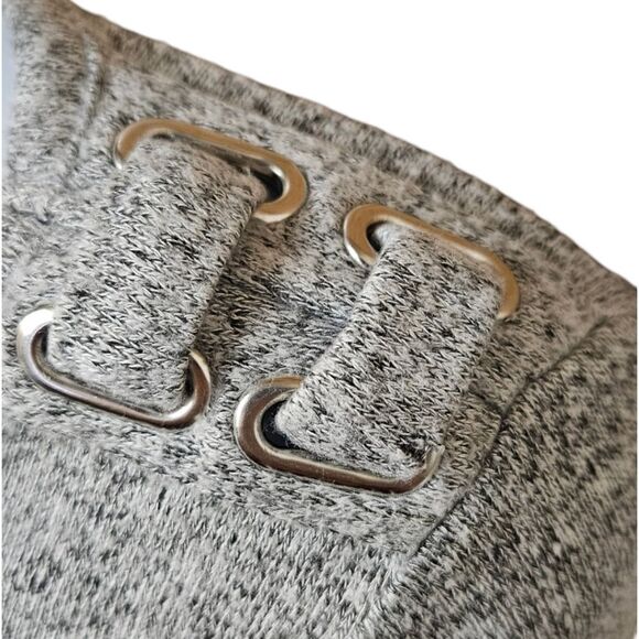 89th+Madison Plus Size Women's Gray LongSleeve Shoulder detail Top Size 1X NWOT - Picture 6 of 13